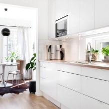 Witte keuken met houten aanrecht: 60 moderne foto's en ontwerpopties-9