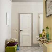 דלתות לבנות בפנים: סוגים, עיצוב, אבזור, שילוב עם צבע הקירות, רצפה 6
