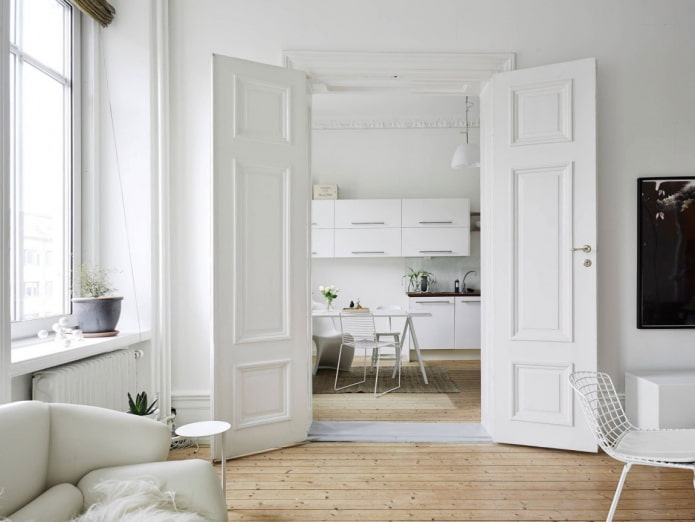 Witte deuren in het interieur: soorten, design, beslag, combinatie met de kleur van de muren, vloer