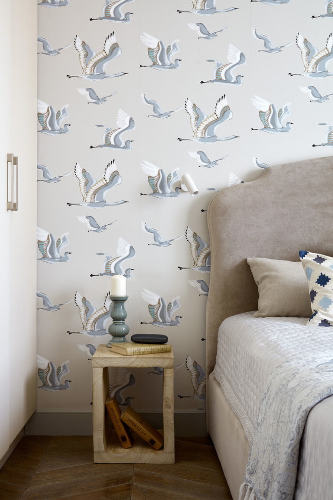 behang van papier met vogels in het interieur