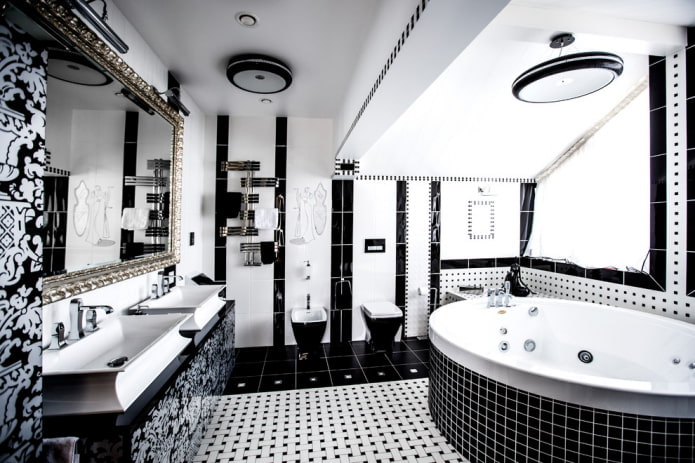 vonios kambarys palėpėje juodai baltas