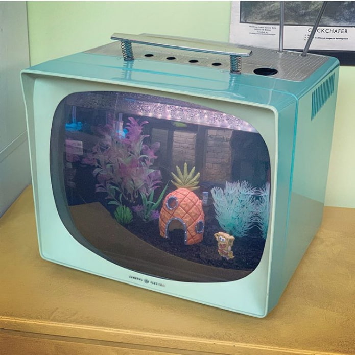 moderan akvarij sa starog televizora