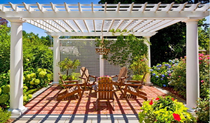 patio in stile mediterraneo