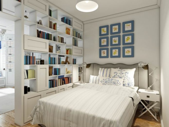 slaapkamer achter boekenplanken