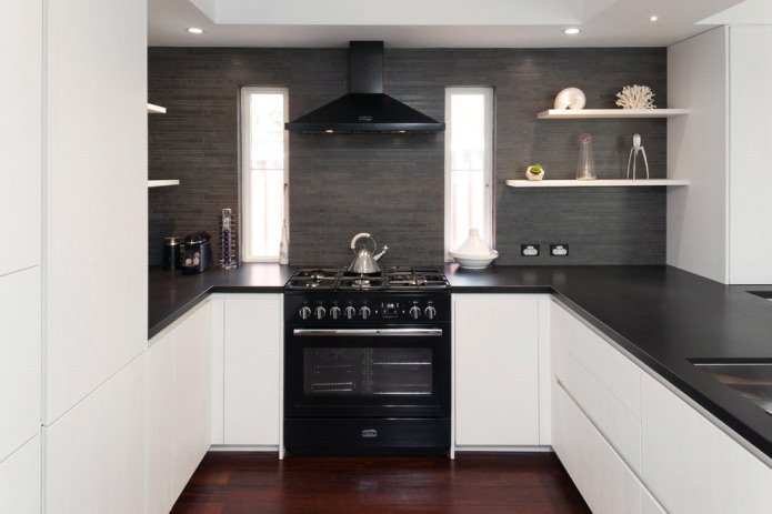 Fehér konyha kialakítása fekete munkalappal: 80 legjobb ötlet, fénykép a belső térben