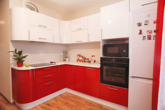 赤と白のキッチン