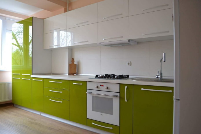 明るい緑のキッチン