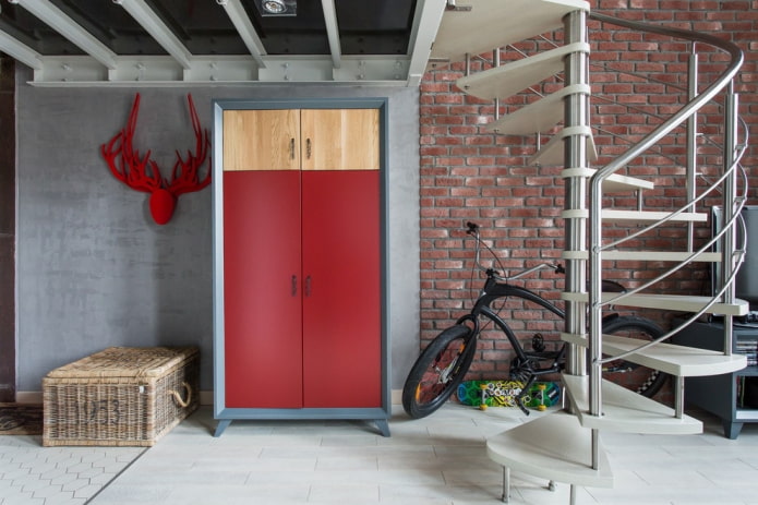 gang in loftstijl in het interieur van het huis