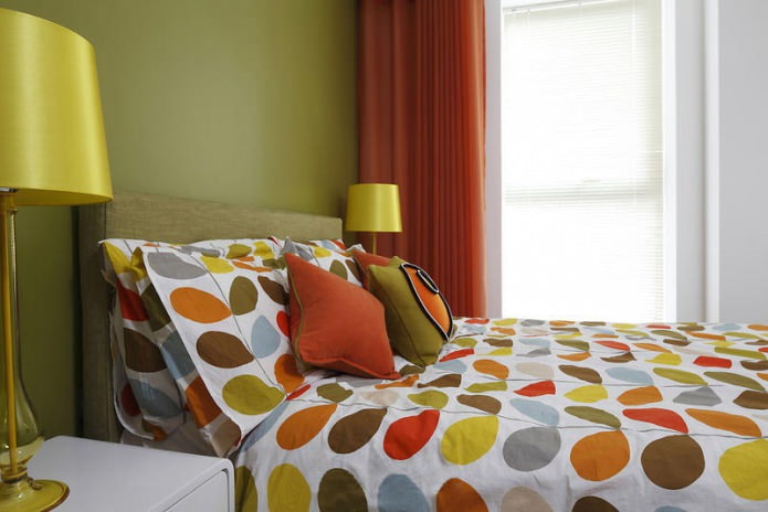 žaliai oranžinis miegamasis