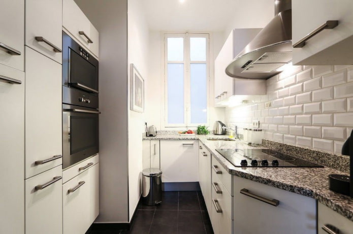 interior design di una cucina stretta