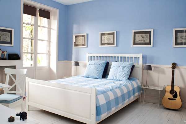 nastoletnia sypialnia w kolorze niebieskim