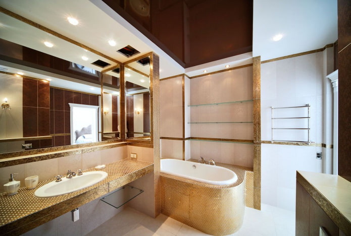 kétszínű nyújtható szerkezet a fürdőszobában