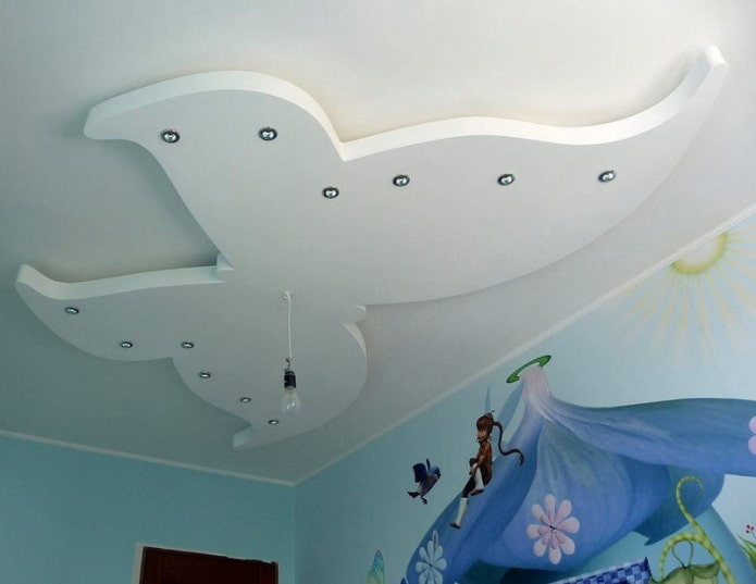 gevormde plafondstructuur in de vorm van een vlinder