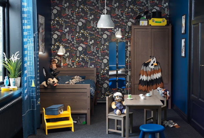 καφέ-μπλε εσωτερικό του παιδικού δωματίου