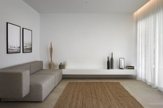 tekstilė gyvenamajame kambaryje minimalistiniu stiliumi