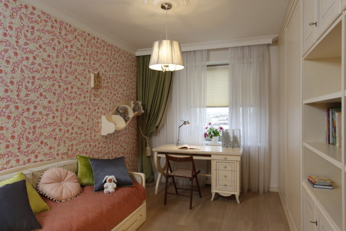 mobili all'interno di una camera da letto per bambini in stile provenzale