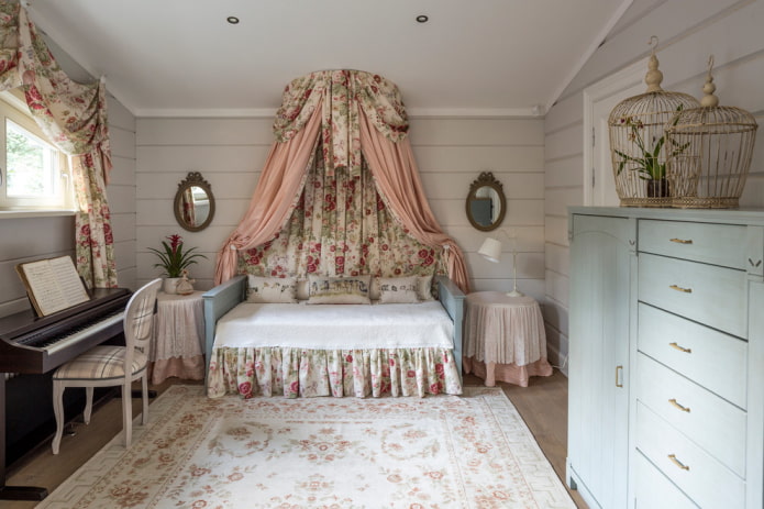 tessuti e decorazioni nella cameretta dei bambini in stile provenzale