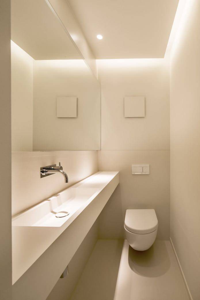τουαλέτα σε λευκό χρώμα