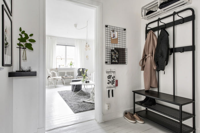 arredi all'interno del corridoio in stile scandinavo