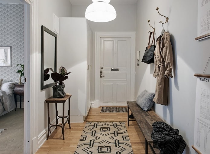 arredi all'interno del corridoio in stile scandinavo