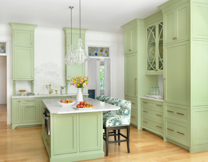 šviesiai žalios spalvos virtuvės komplektas