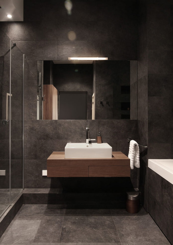 piastrella sotto la pietra del bagno