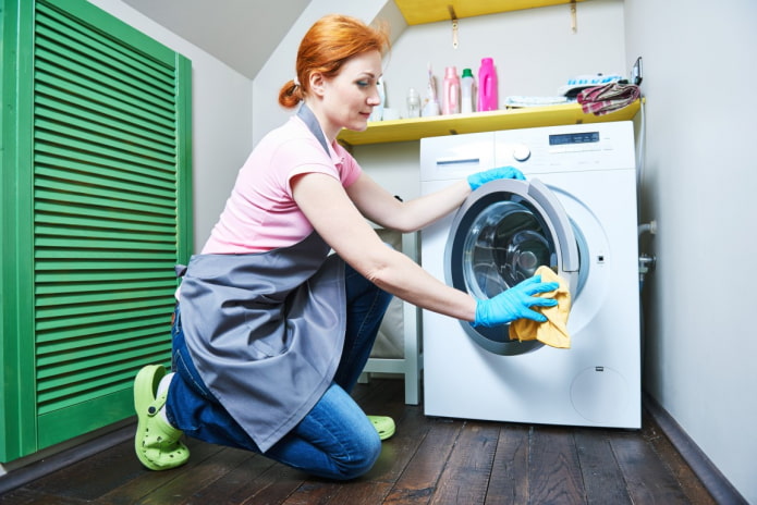 כיצד לנקות את מכונת הכביסה בעזרת תרופות ביתיות?