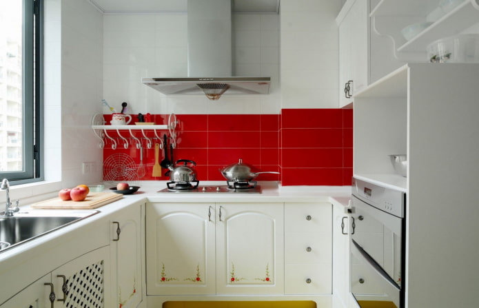 virtuvės spalvų schema, kurios plotas yra 6 kvadratai