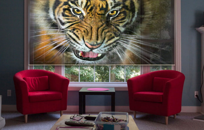 ρολά περσίδες με μια εικόνα μιας τίγρης