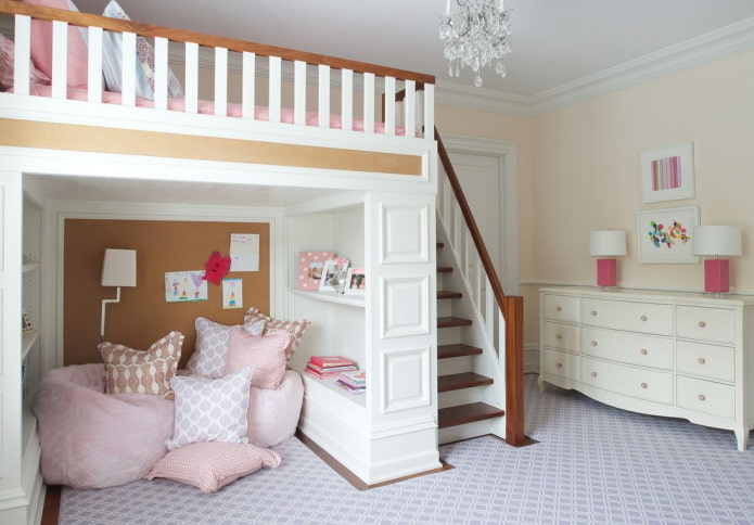 עיצוב חדר שינה בן שתי קומות לילדה מתבגרת