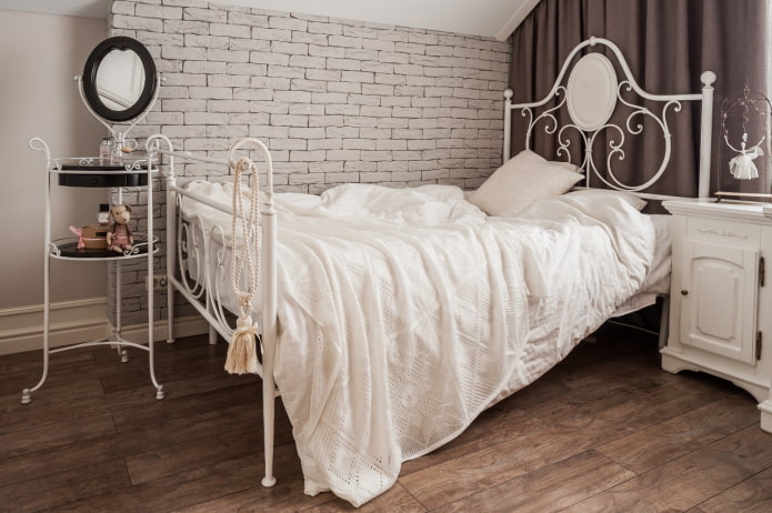 Kovácsoltvas ágyak: fotó, típusok, szín, kivitel, fejtámla kovácsoló elemekkel