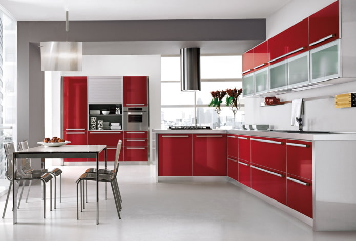 interno rosso della cucina high-tech