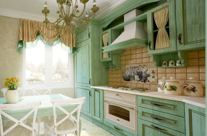 Provence -i stílus a zöld konyha belsejében