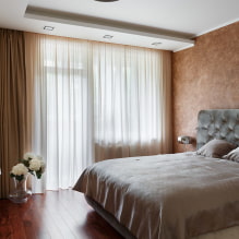 寝室の石膏ボードの天井：写真、デザイン、形や構造の種類-1