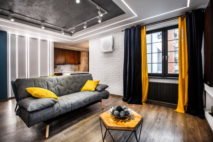 soffitto bianco e grigio in un appartamento con soffitti bassi