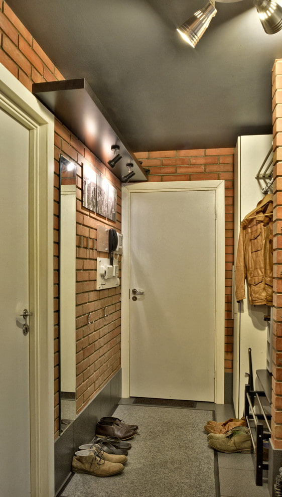 lofto stiliaus koridorius Chruščiovoje