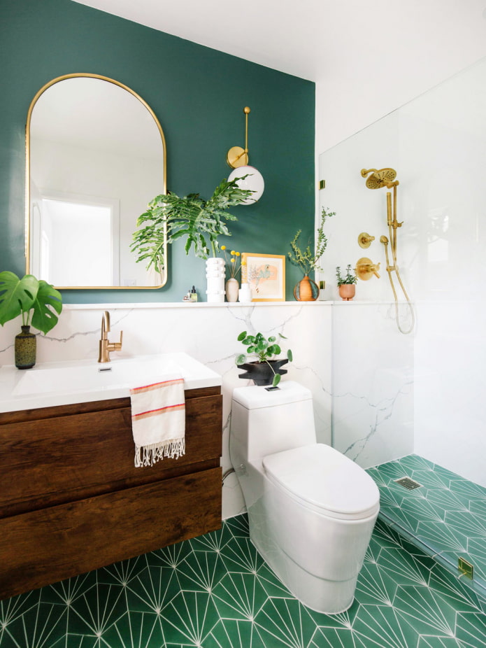 groene tegels in de badkamer