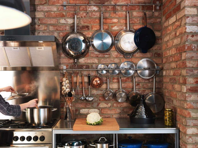 opbergruimte in een keuken in loftstijl