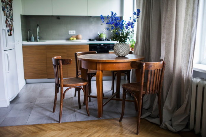 Sala da pranzo in apertura