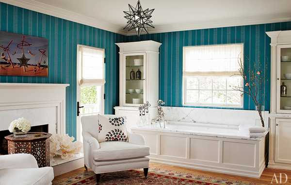 oszałamiająca piękna duża łazienka w kolorze niebieskim?