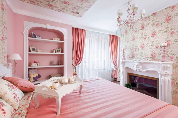 interieur van een wit en roze slaapkamer