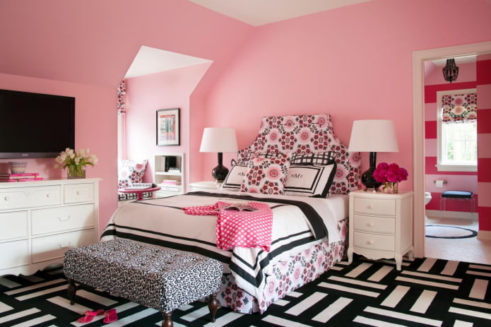 slaapkamer interieur in zwarte en roze kleuren