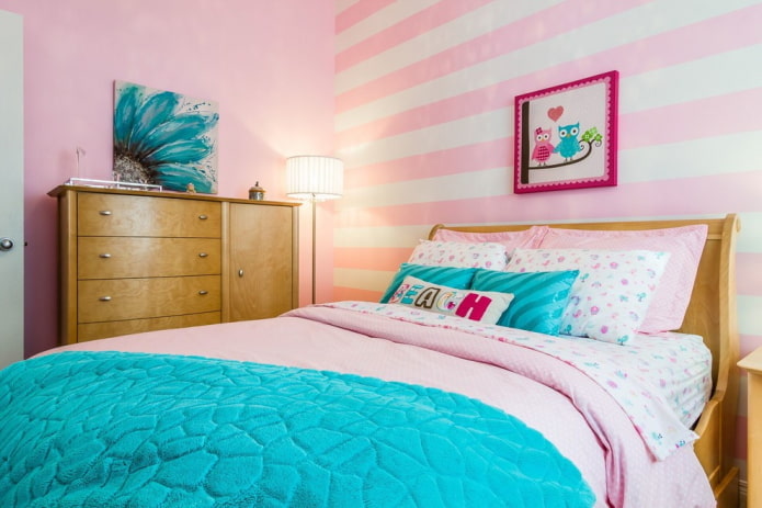 interieur van een roze slaapkamer voor een meisje