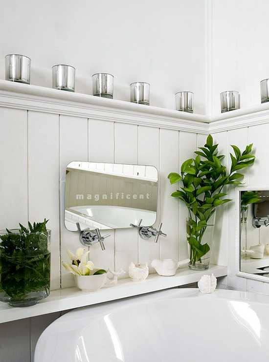 dekor av grøntområder på et hvitt bad