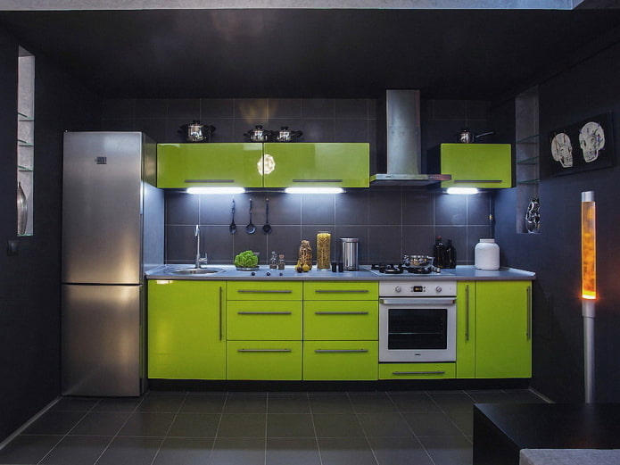 virtuvės interjeras juodos ir šviesiai žalios spalvos