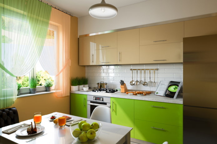 virtuvės interjeras smėlio ir šviesiai žalios spalvos