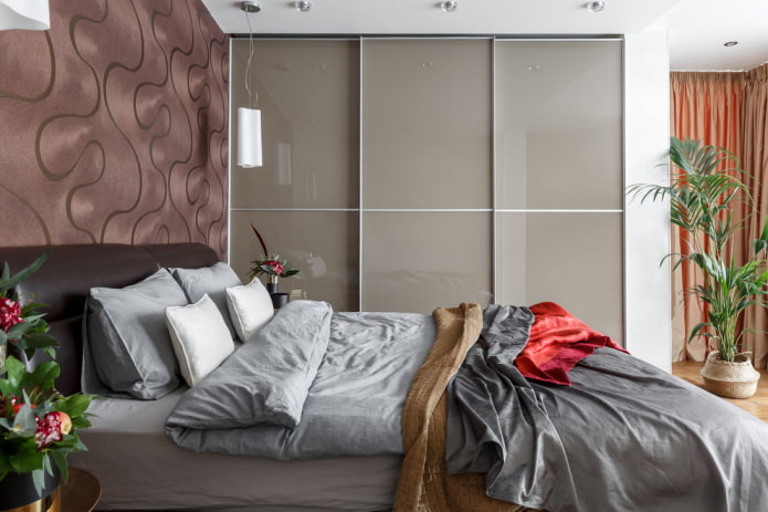 ארון הזזה בחדר השינה: עיצוב, אפשרויות מילוי, צבעים, צורות, מיקום בחדר