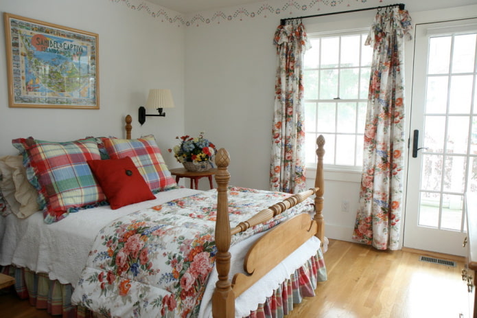 寝室の花のカーテン