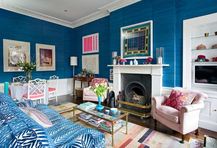 blauwe muren in de woonkamer
