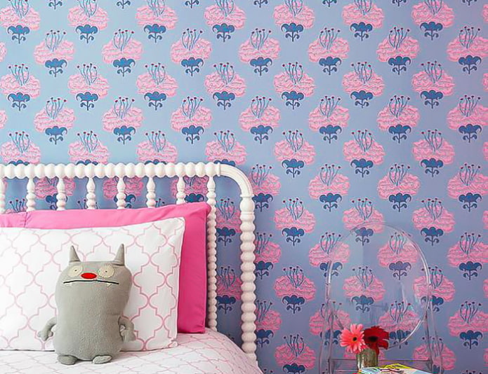 Blauw-roze behang